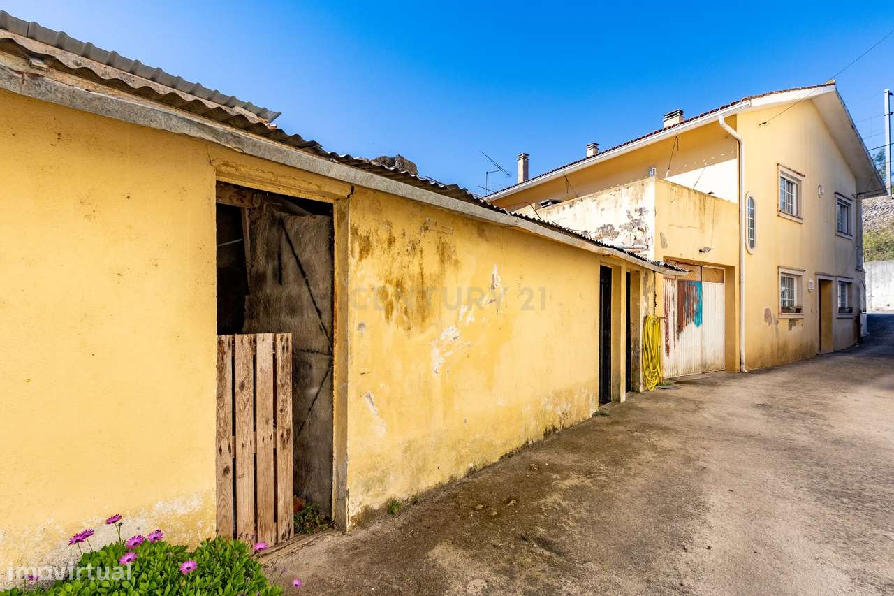 Moradia T5 com Jardim e Vista para o Rio em Venda de São José, Alberga-39