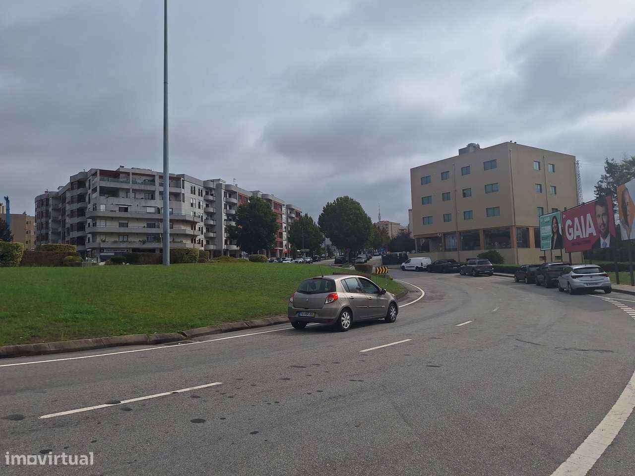 CPM25010 garagem 26m2  p 2 viaturas próx Macdonalds Vilar Paraiso V12 - Grande imagem: 5/17