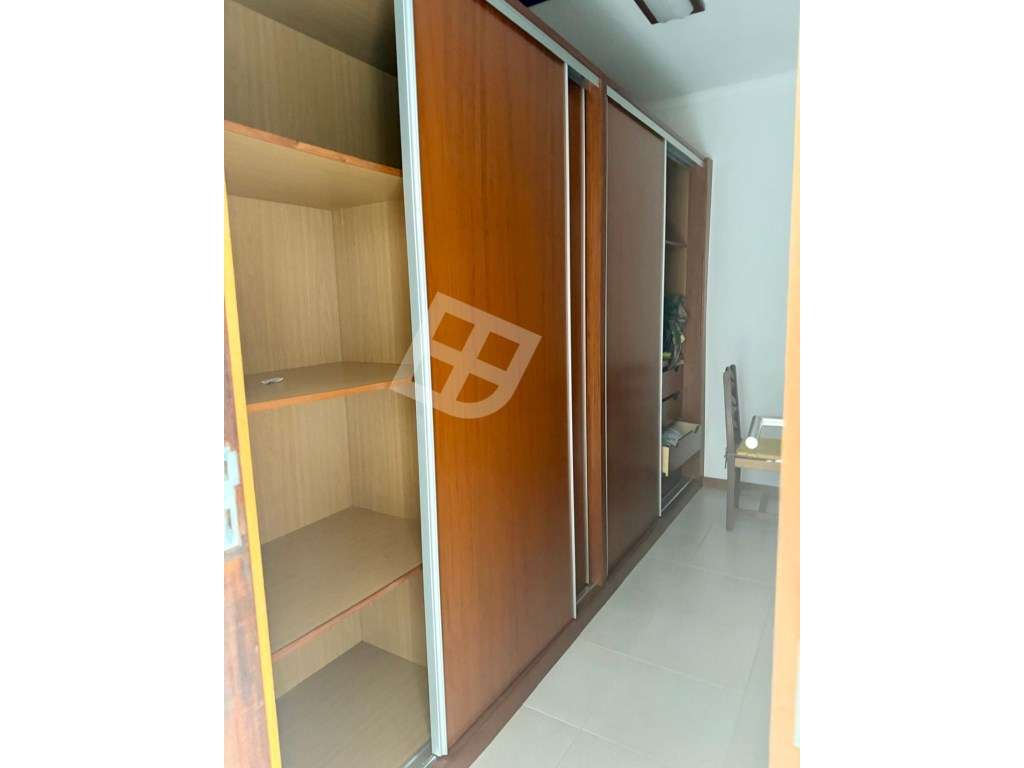 Moradia T4 Isolada c/ Jardim - Patela - S. Bernardo-17