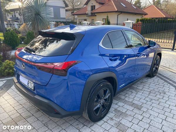 Lexus UX - 15