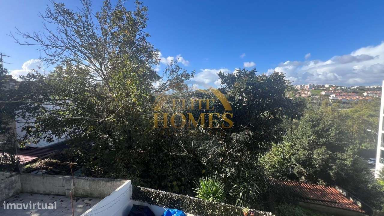 T2 Remodelado com Vista Desafogada, em Linda-a-Velha.-21