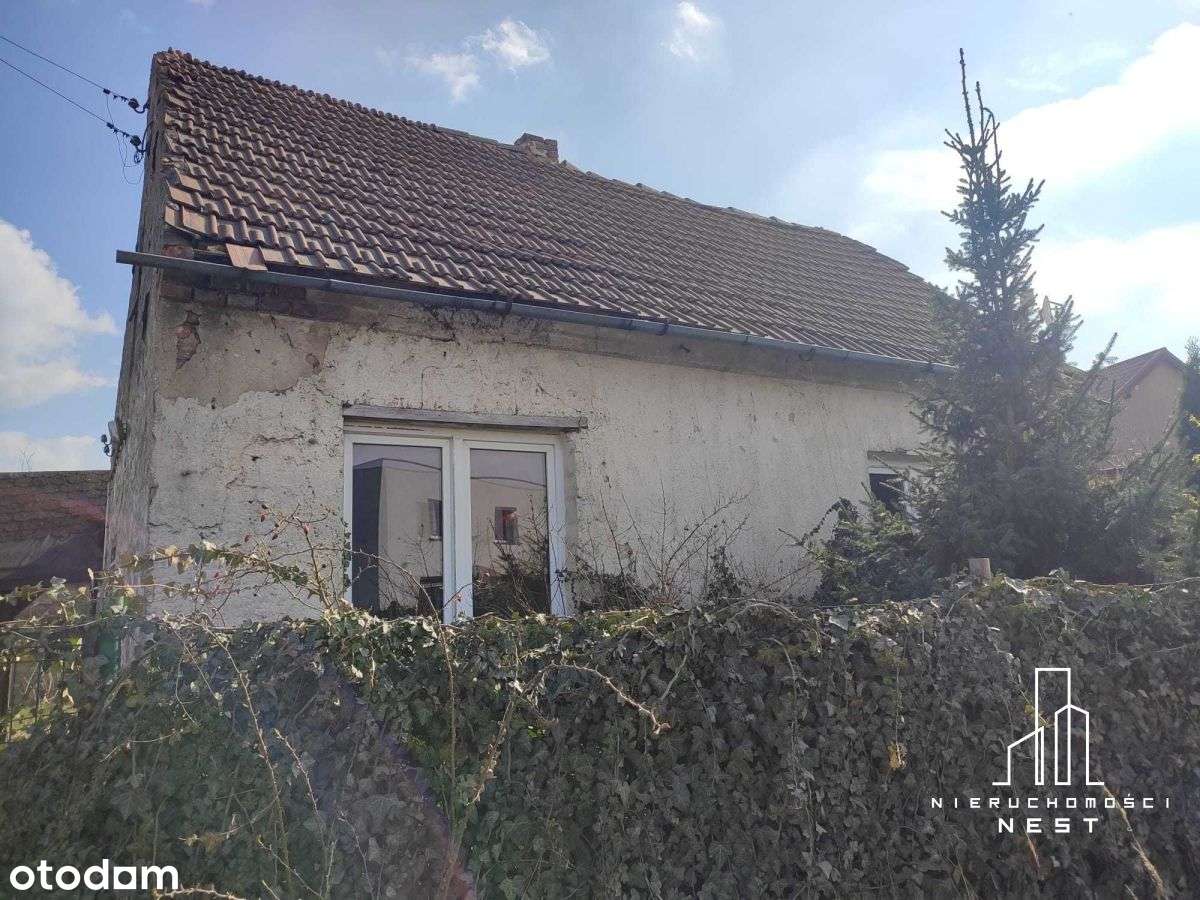 Dom w Szczytnikach przy pętli autobusowej-2