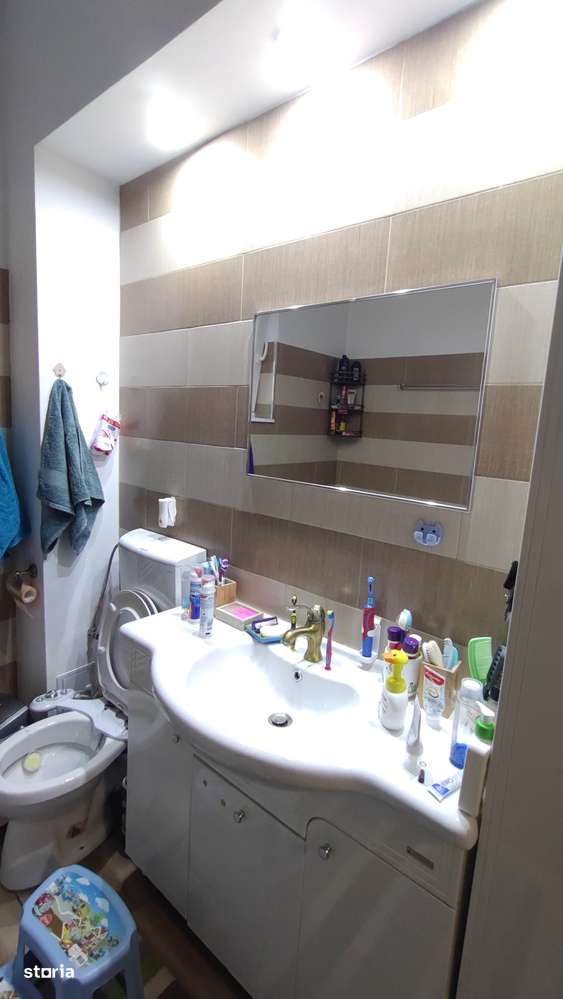 Vand apartament 3 camere in vila, cartierul Dambul Rotund-14