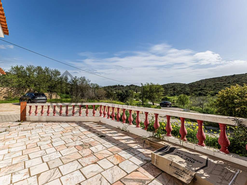 Moradia T3 e Apartamento T2 com Restaurante no Burgau-43