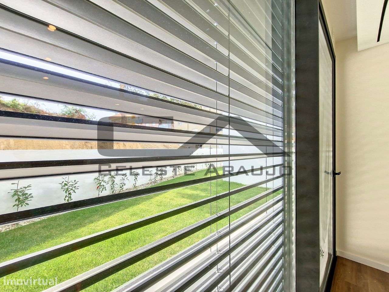 Moradia T4+1 Térrea, com piscina, Rio Meão-32