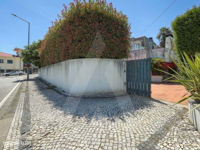 Moradia T6 Isolada  e de Prestígio em São João da Madeira!-49