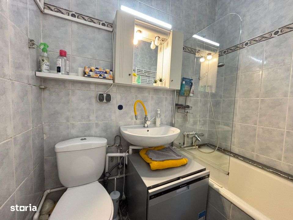 Garsoniera de la Drept, etaj 1, 28 mp, mobilata, centrala, 5 min metro - Imagine principală: 5/15