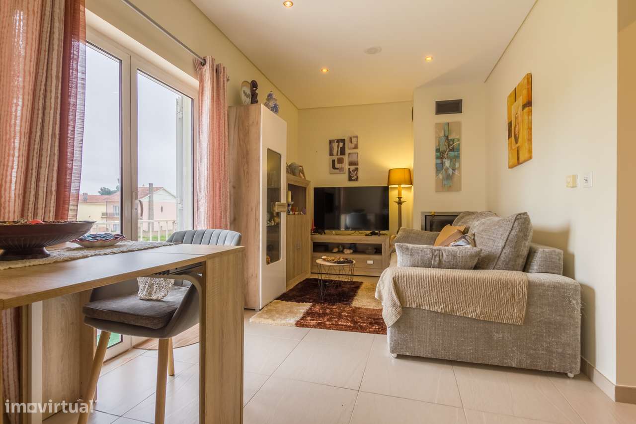 Excelente apartamento T2 duplex com terraço na  Quinta do Conde-12