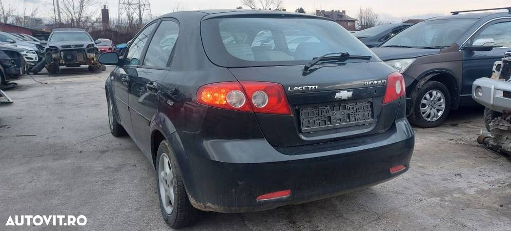 Dezmembram Chevrolet Lacetti, an 2009, motor 1.4 benzina - 4