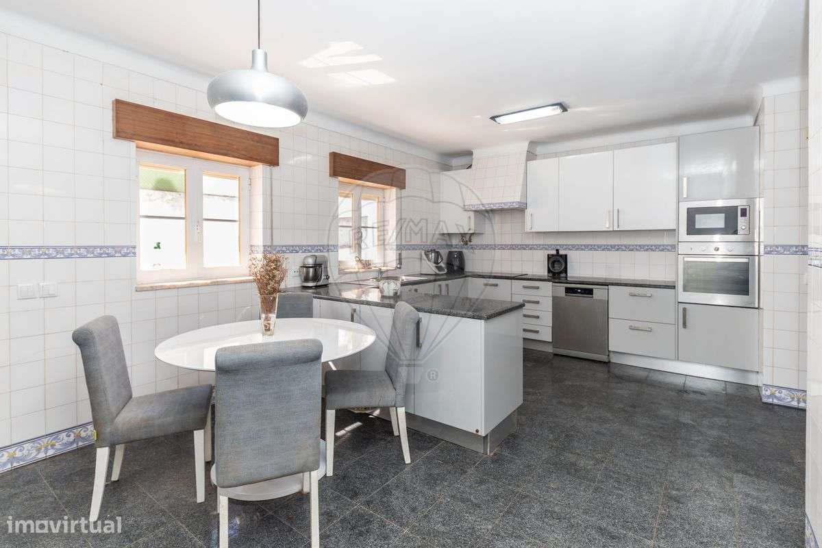 Moradia T4 para venda-16