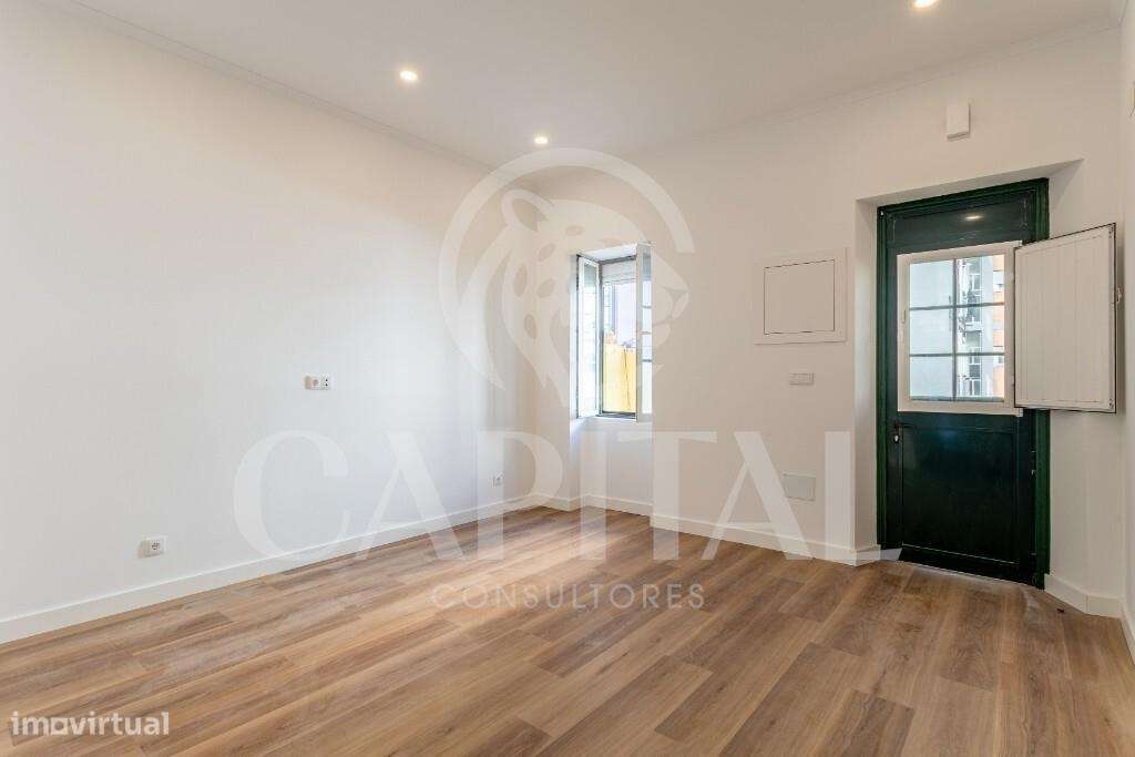 Apartamento T1 Totalmente Remodelado em Alto de Santo Amaro - Grande imagem: 2/17