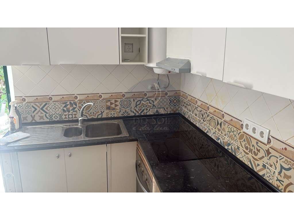 Prédio c 2 T1 e loja p investimento. - Grande imagem: 2/7