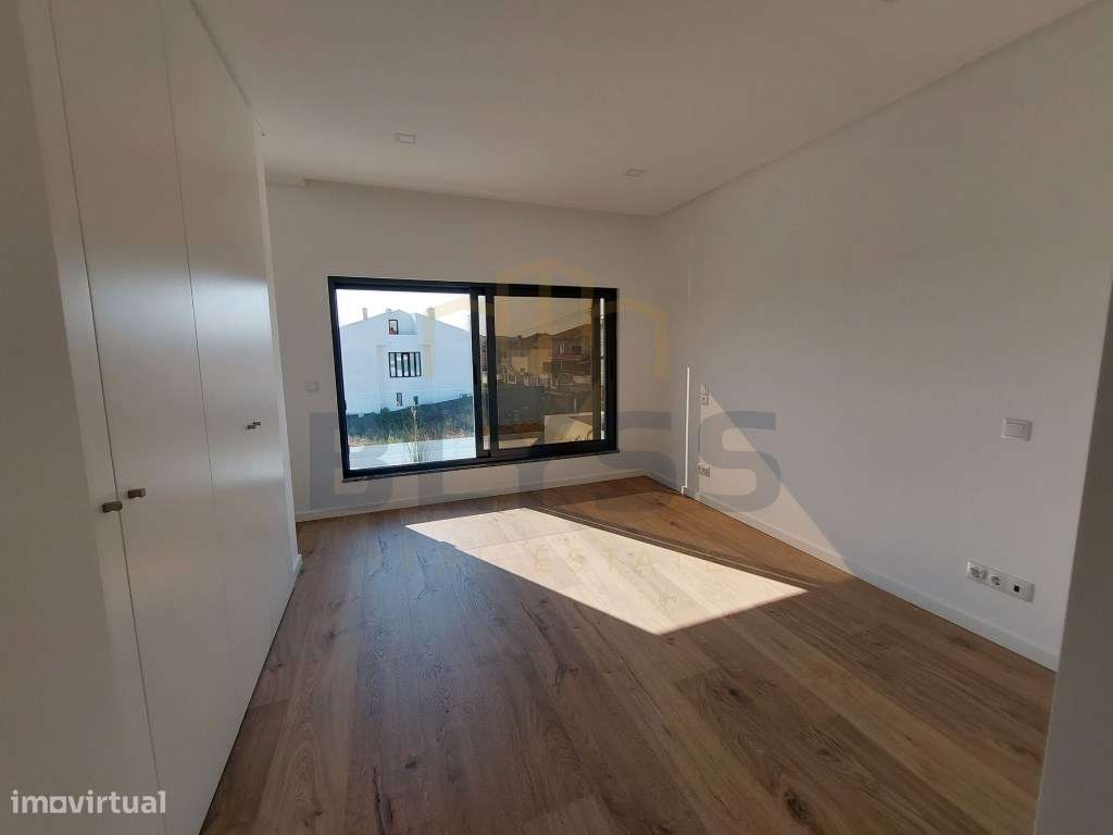 Moradias T4, em Condomínio Privado com Piscina.-25