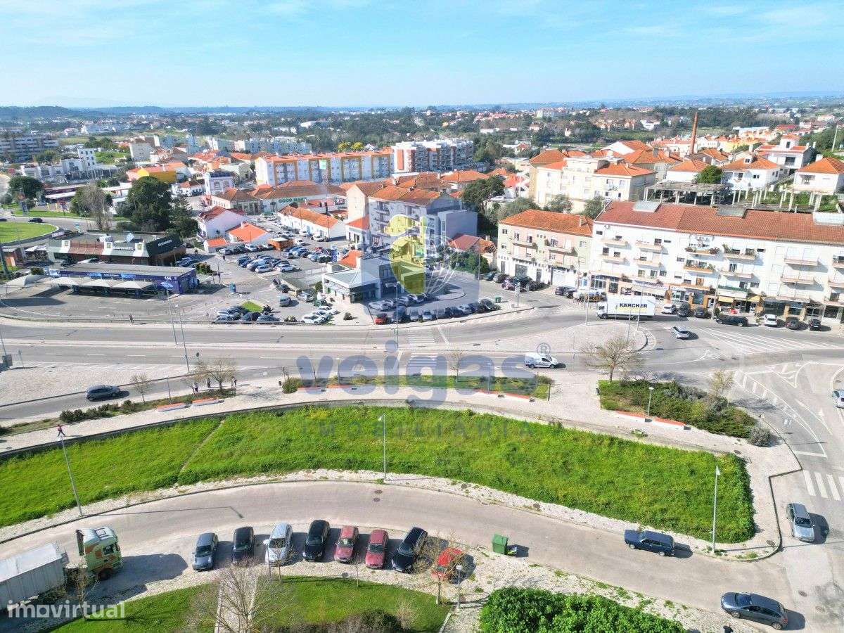 Lote para edífico com 5 pisos e 2 caves em Santarém com vista urbana-4
