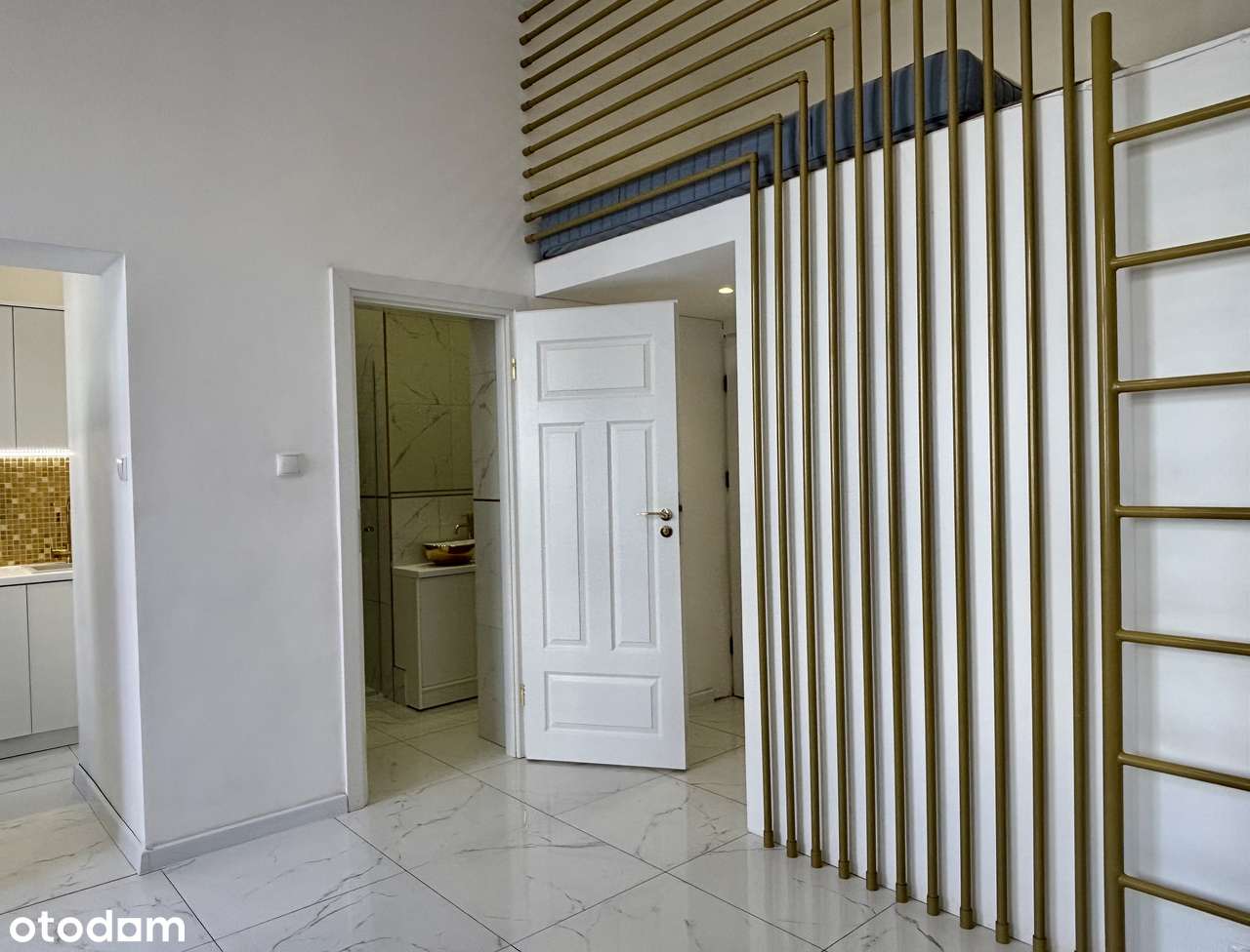 Bezpośrednio|Kawalerka|oddzielna kuchnia|balkon|antresola|Centrum|26 m