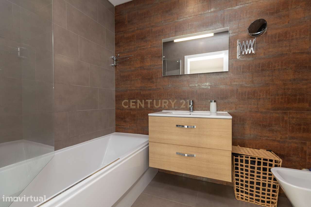 T2 com 2 Suites | Quinta da Boavista | Santo António dos Olivais | Coi-15