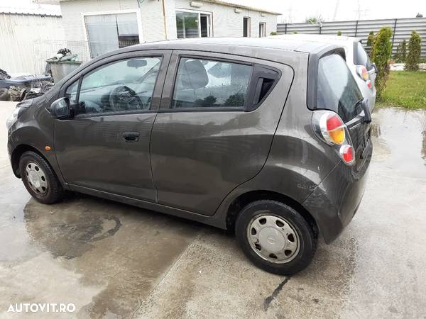 Luneta  Chevrolet Spark M300 - 3