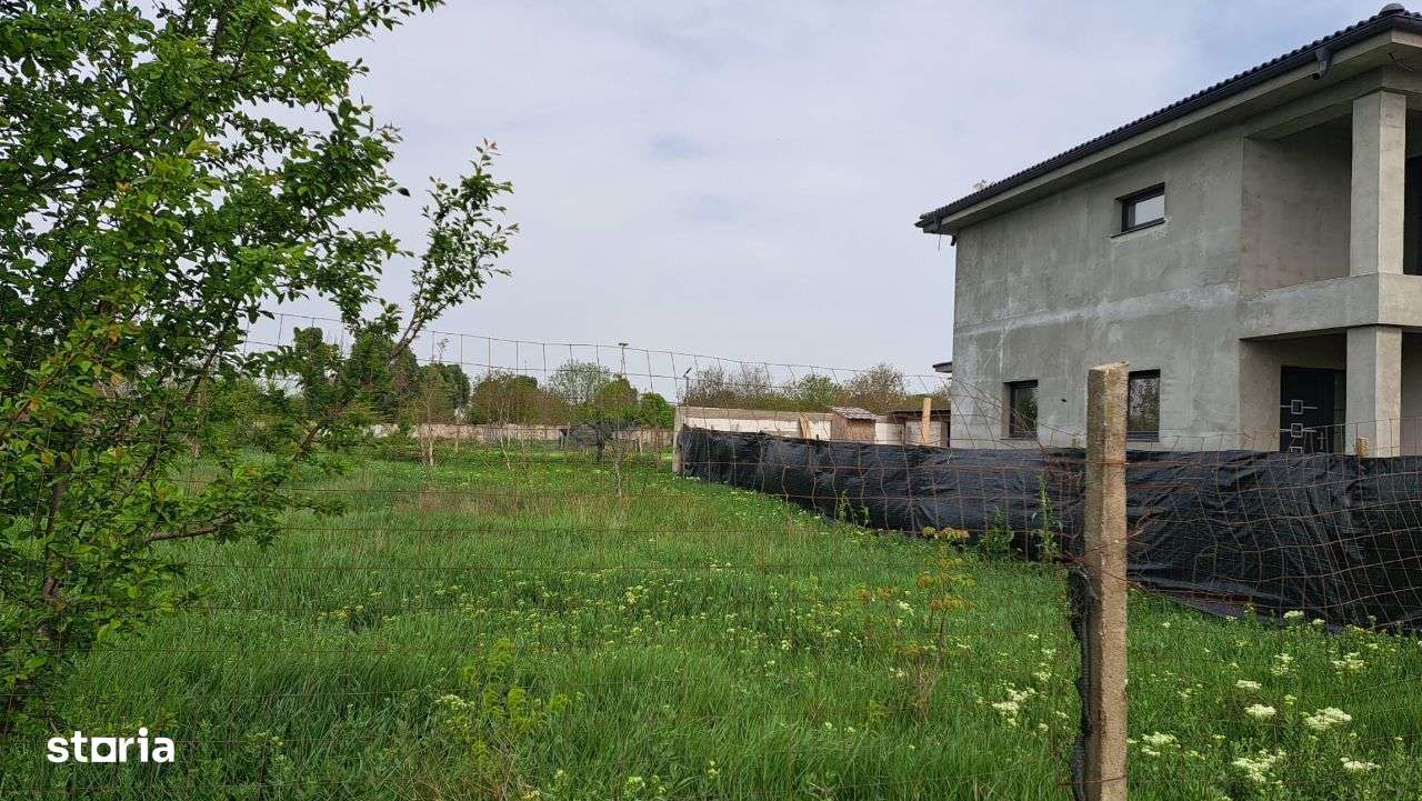 Km.5, En-Gros teren 353 mp. deschidere 12.40 m intravilan, intre vile - Imagine principală: 3/6