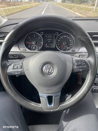 Volkswagen Passat 2.0 TDI - 10