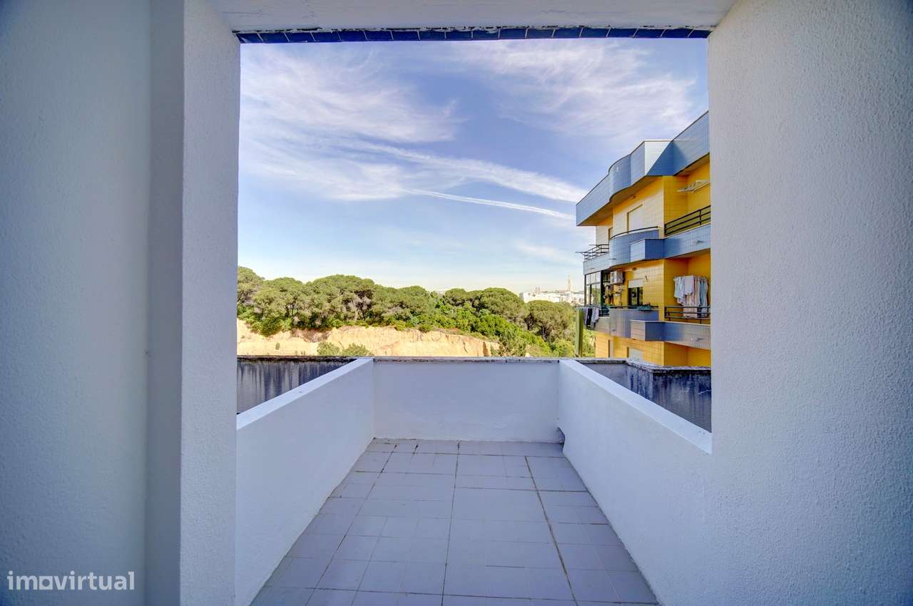 Remodelado e com pequeno terraço na cobertura-19