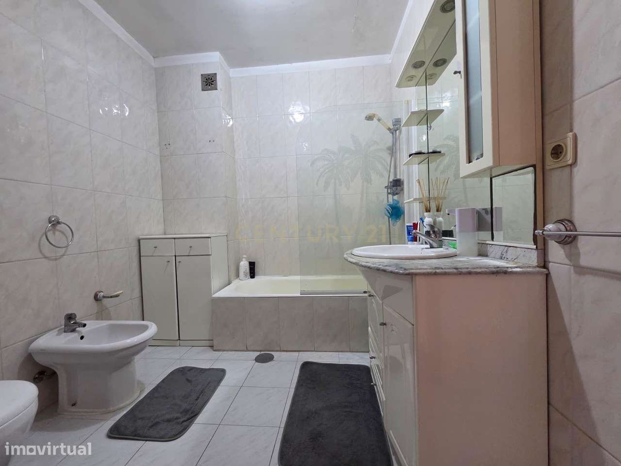 APARTAMENTO T2 | VARANDA | LUGAR DE GARAGEM | ARRUMOS | ELEVADOR | GON-11