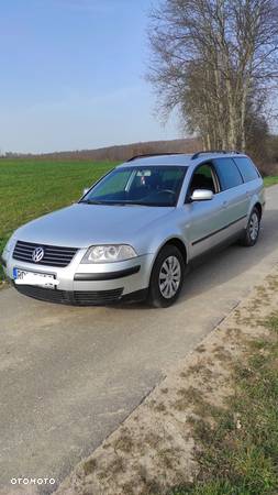 Volkswagen Passat - 1