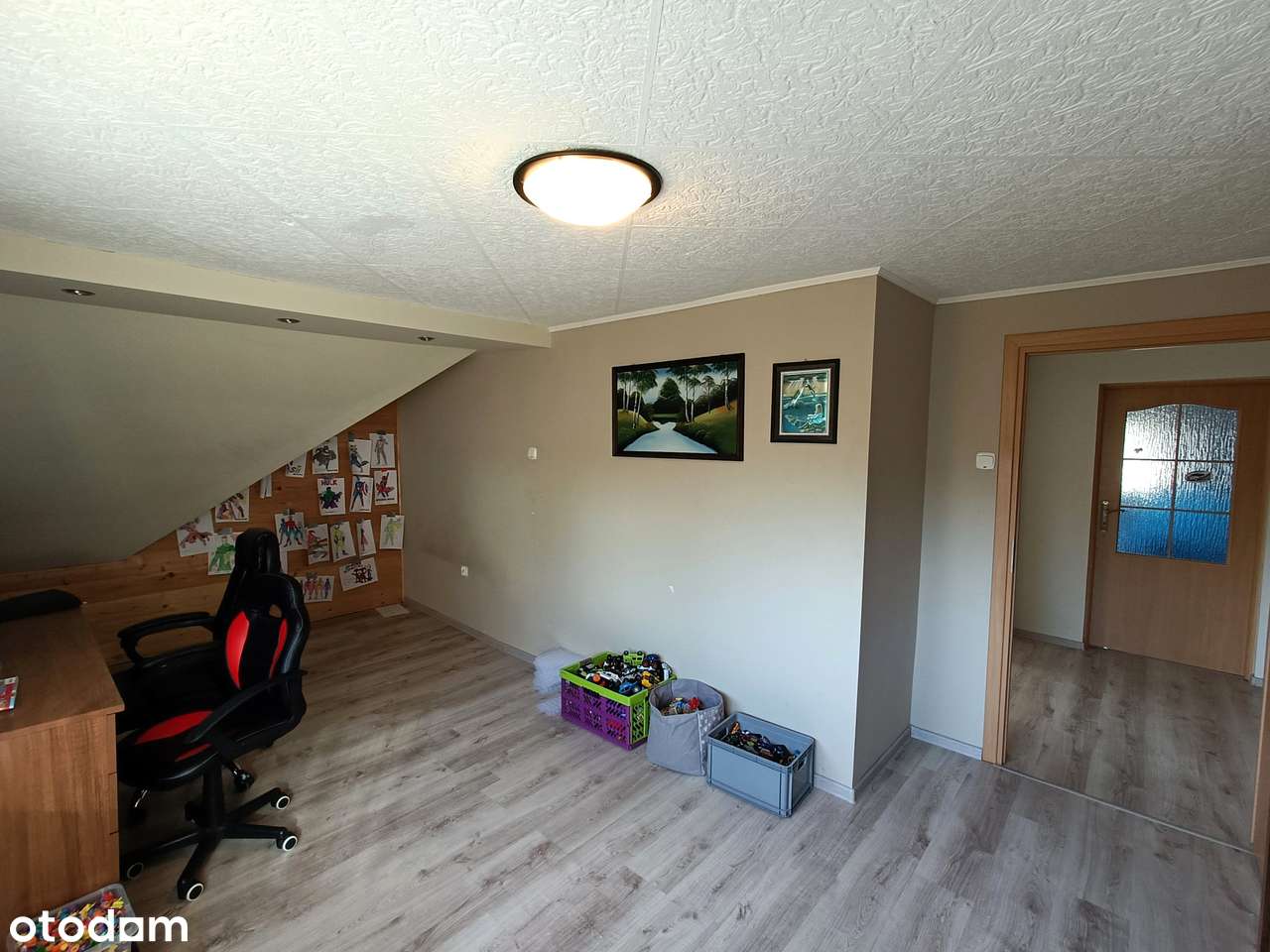 Piękny dom z dużym tarasem, dostępny od zaraz!-9