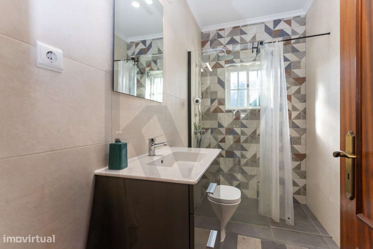 Moradia T4 na Moita – Zona do Palheirão | Excelente Exposição Solar-13