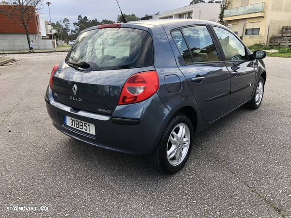 Renault Clio 1.2 16V Confort Dynamique - 3