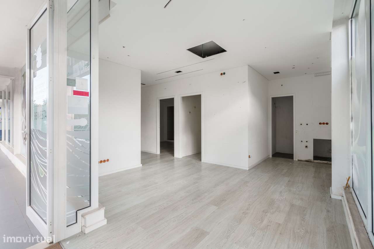 Loja para arrendamento em Ferreiros - Grande imagem: 4/25