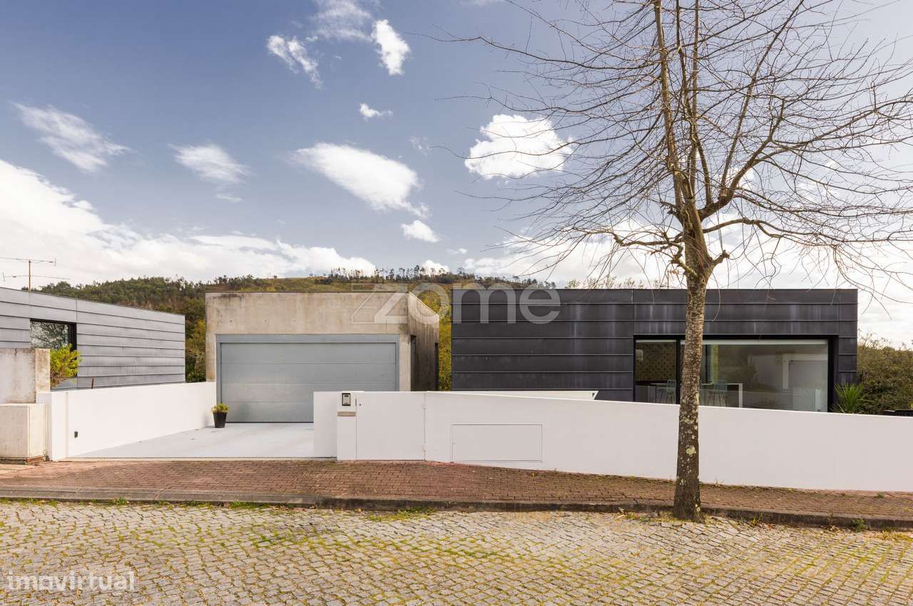 Moradia T3 de Luxo com Piscina Interior e Sauna- Semelhe - Grande imagem: 3/41