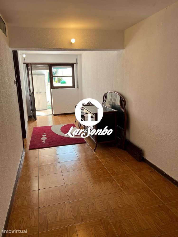 Apartamento T2 com CAVE e TERRAÇO de 80m2 à constituição-10