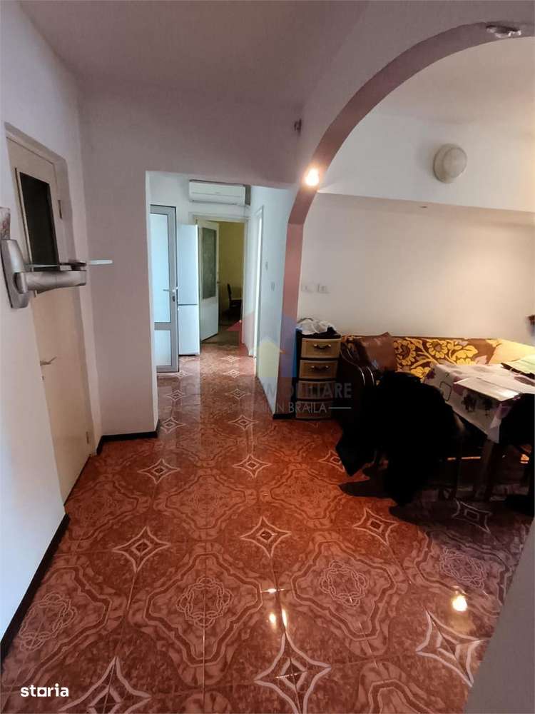 SUPER PRET! Ap 3 camere, Decomandat, zona Vidin Etaj 45, 70mp - Imagine principală: 4/11