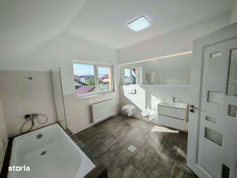 Casa noua finalizata in 2025, Craiova, zona Damilla - Imagine principală: 5/11