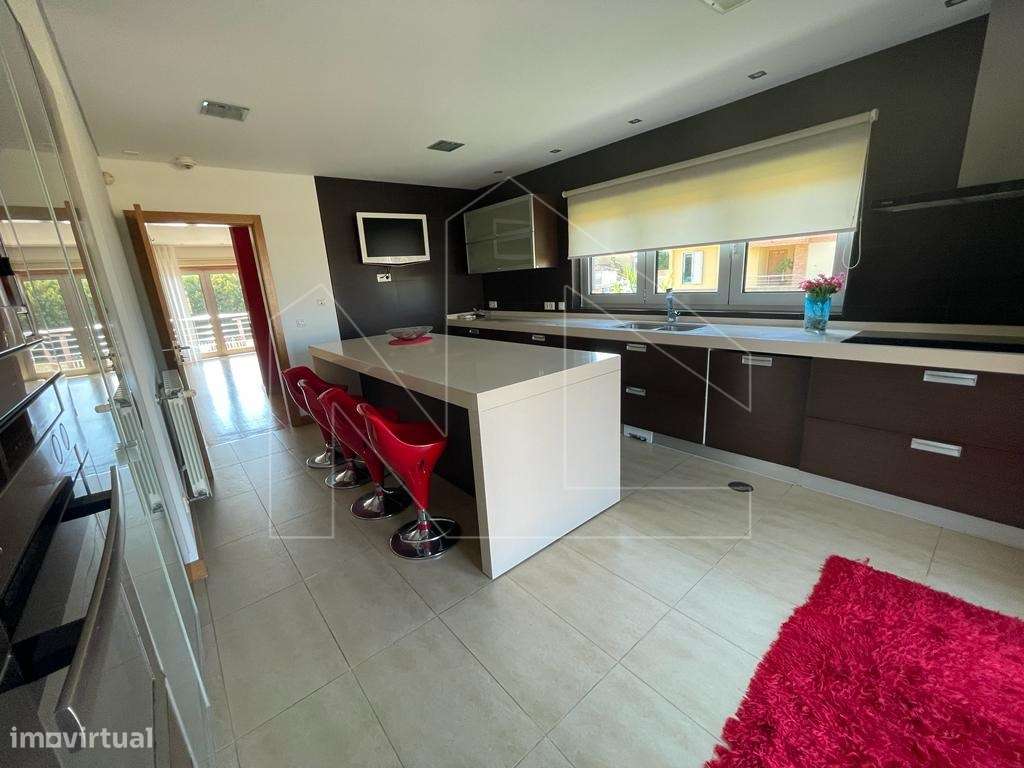 Moradia T5 Isolada em Esgueira, junto aos Passadiços de Aveiro! - Grande imagem: 3/60