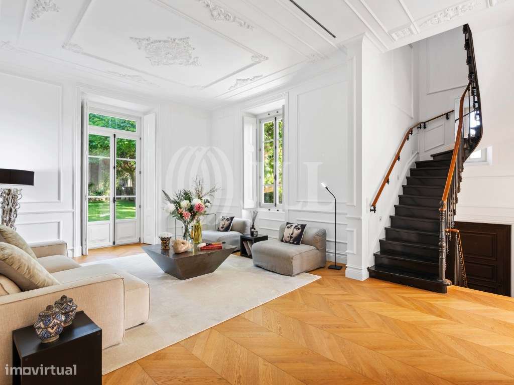 Moradia T4 remodelada com jardim em Sintra - Grande imagem: 4/40