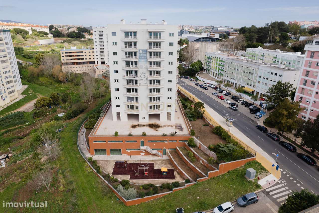 Apartamento T3 de Prestígio em Condomínio Exclusivo | Paço de Arcos --0