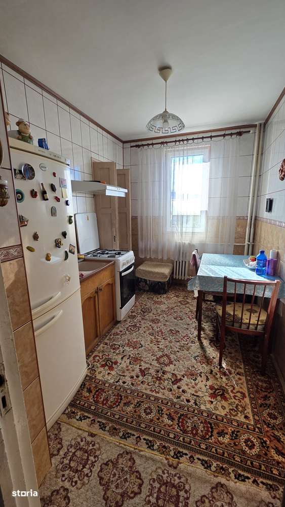 Pod Butelii, apartament 3 camere, decomandat, 70 mp, etaj 2/4-10