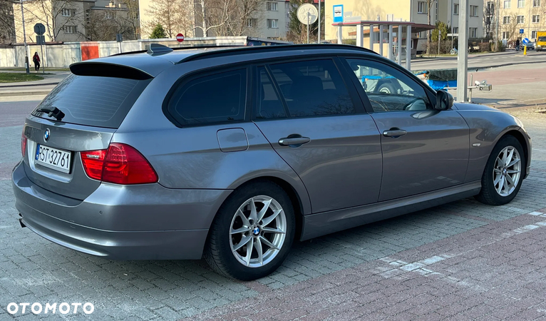 BMW Seria 3 - 35