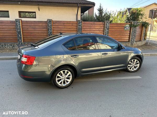 Skoda Octavia 2.0 TDI AMBITION DSG - 4