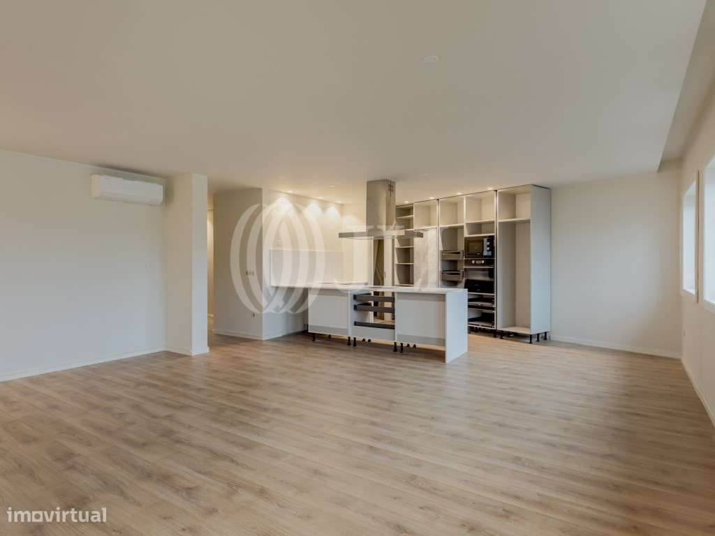 Apartamento T4 com varanda e garagem nas Antas Porto - Grande imagem: 4/29