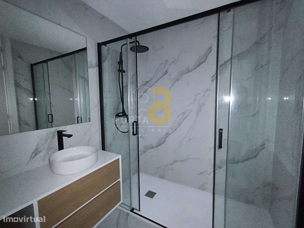 Apartamento T2 com Terraço de 255 m² em Matosinhos-3