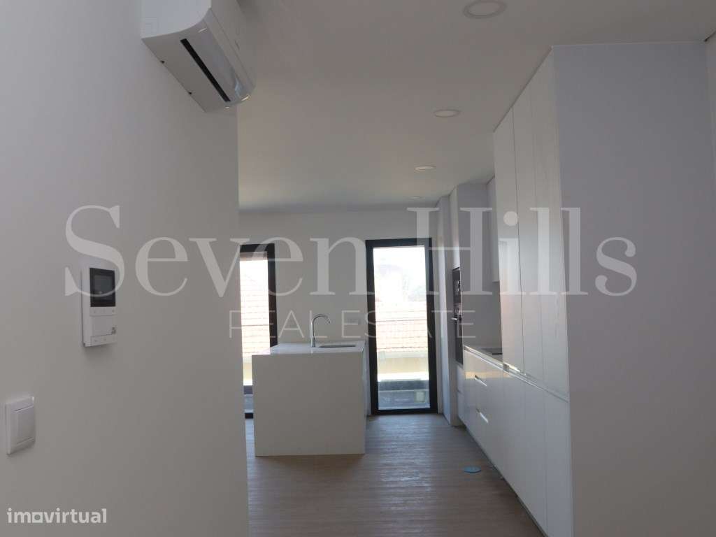 Apartamento T2 com Terraço - Esgueira-7
