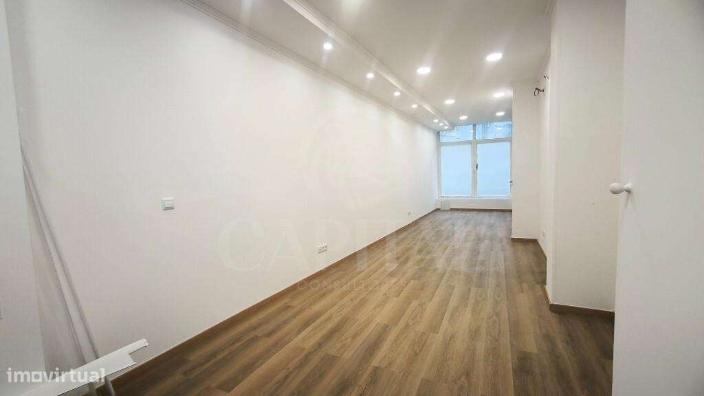 Loja para Arrendamento – Estrada A-da-Maia, Benfica, Lisboa - Grande imagem: 2/25
