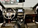 Ford Focus 2.0i ST-2 - 17