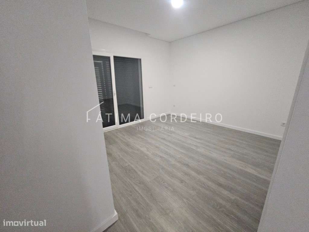 Excelente Moradia T3 em construção, Fernão Ferro.-22