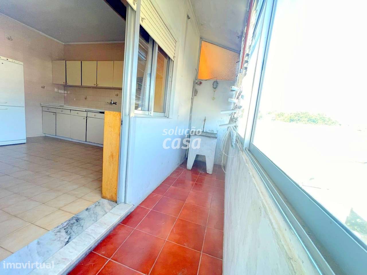 Apartamento T3 com Lugar de Garagem, localizado a 650 metros da Estaçã-9