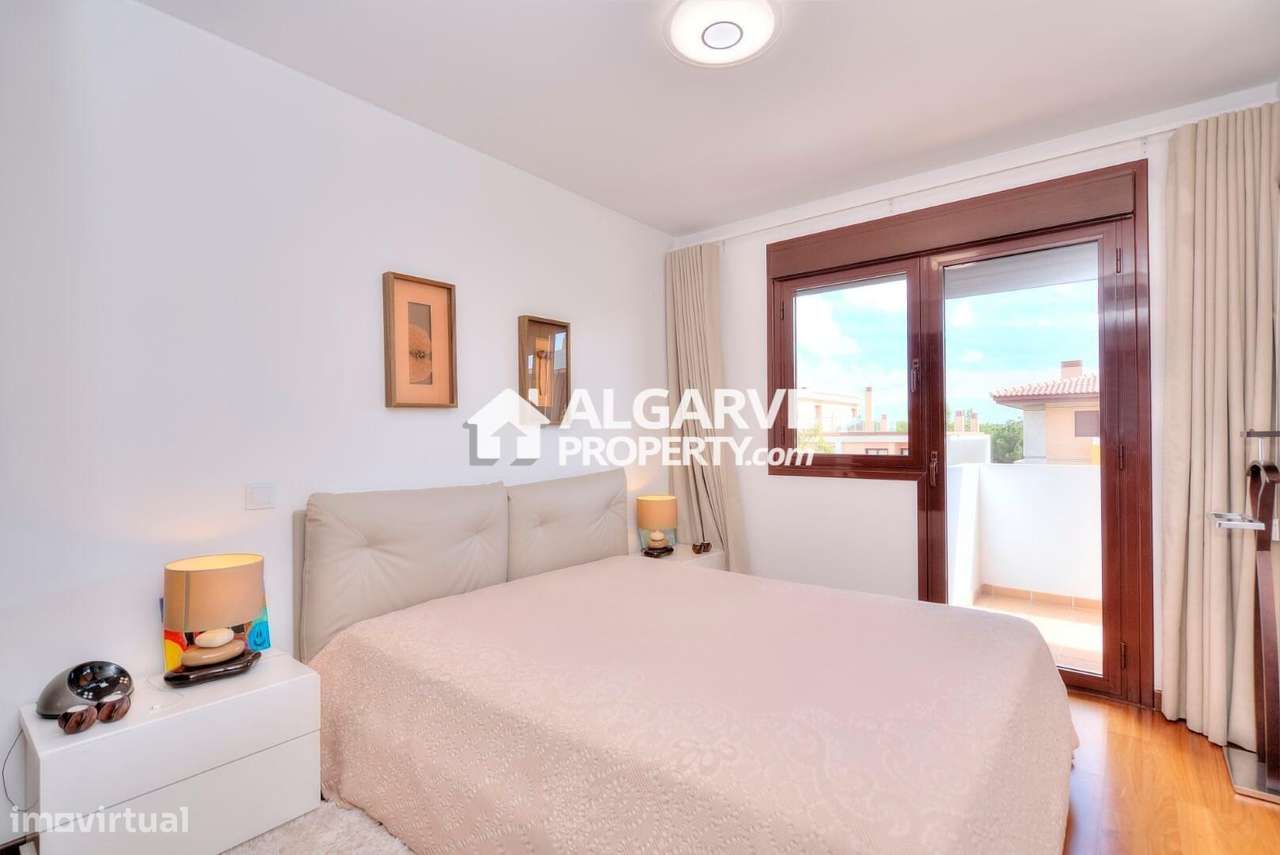 T2 - Apartamento  ultimo andar junto Golf Millennium com vista golfe e - Grande imagem: 3/25