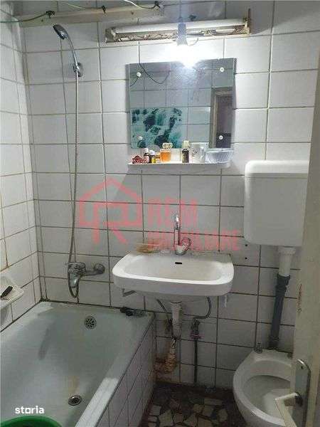 Vanzare vila,  Gara de Nord, str. Al Deparateanu, pozitie excelenta! - Imagine principală: 5/8