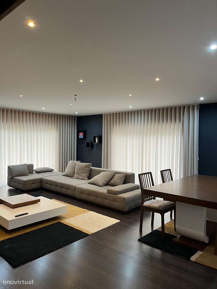 Apartamento T4 - Famalicão - Garagem box -  Excelentes áreas-2